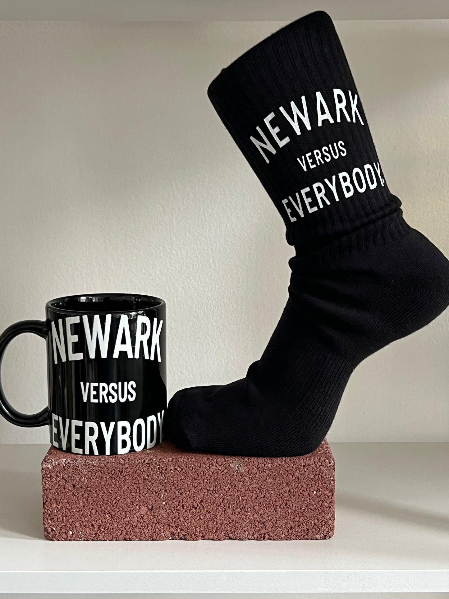 NEWARK VS EVERYBODY MUG - BLACK